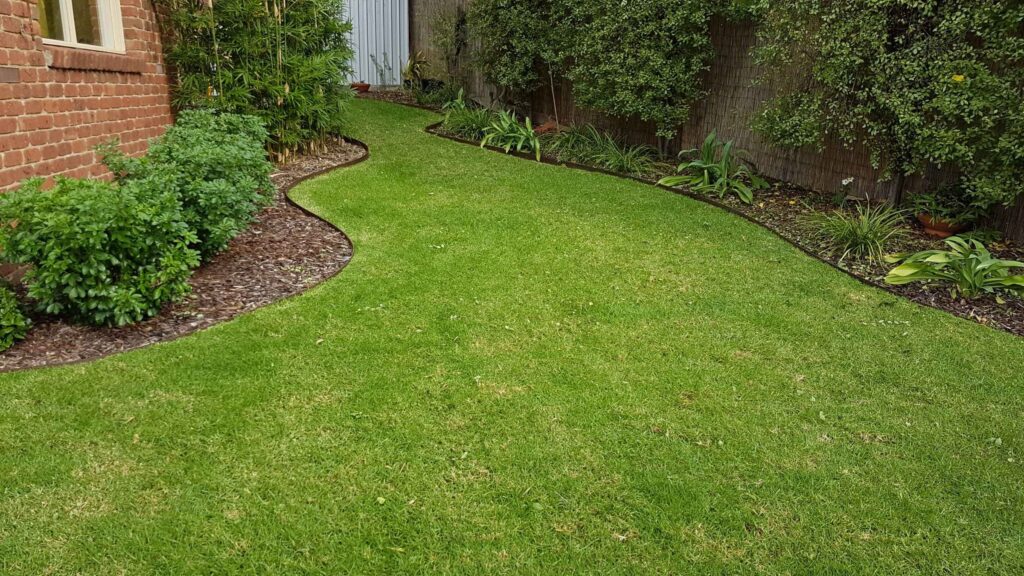 Steel garden edging or raised garden bed installed by Applied Landscaping